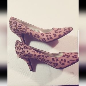 Women's leopard print heels sz 7.5